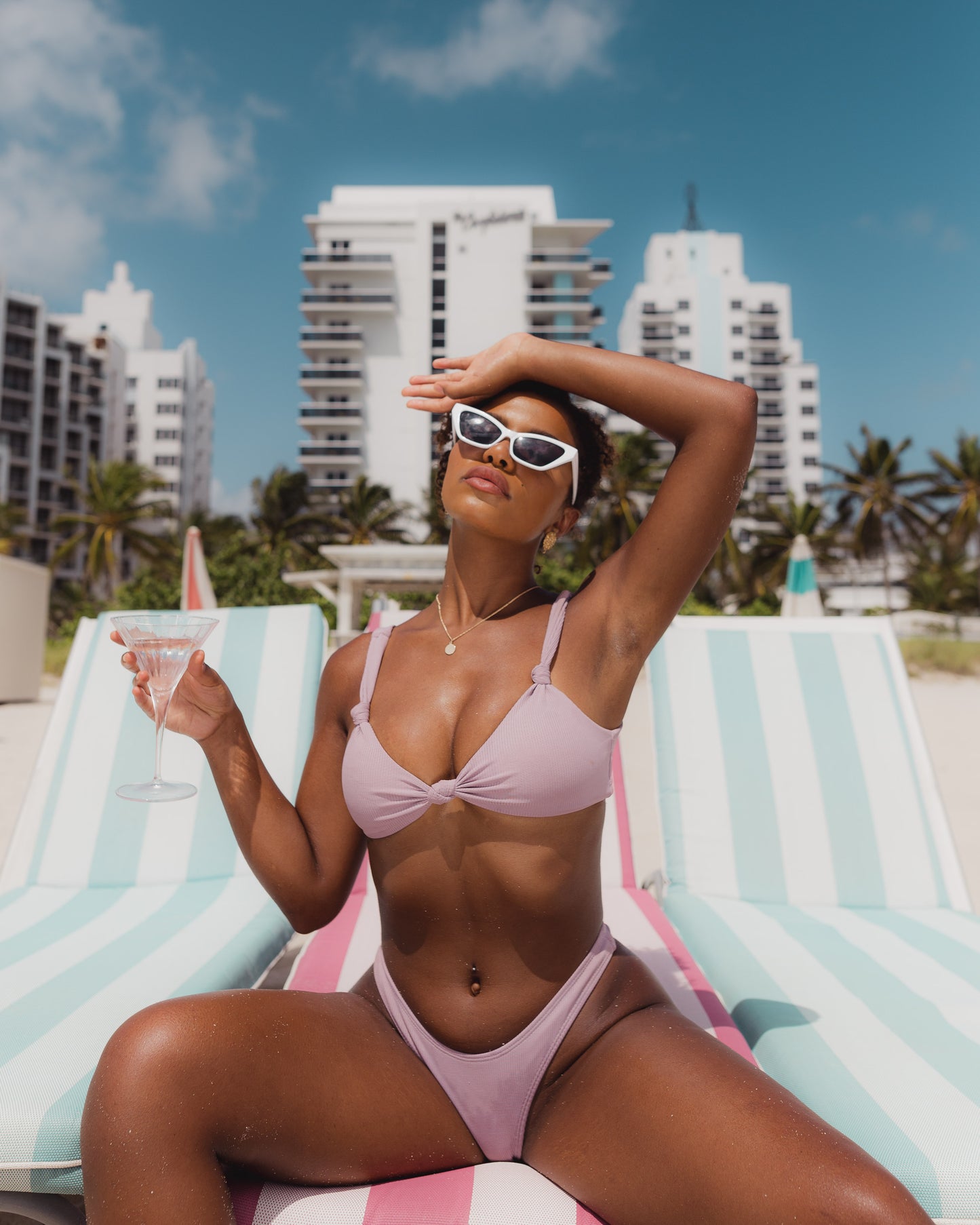 The Horizon Collection | Cosmopolitan Bottom