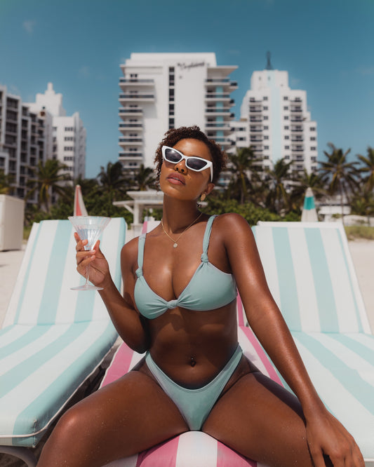 The Horizon Collection | Blue Lagoon Bottom